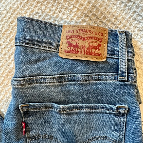 Levi’s 724 High Rise Straight Women’s Jeans size 26 medium wash Into The Groove - Picture 10 of 10